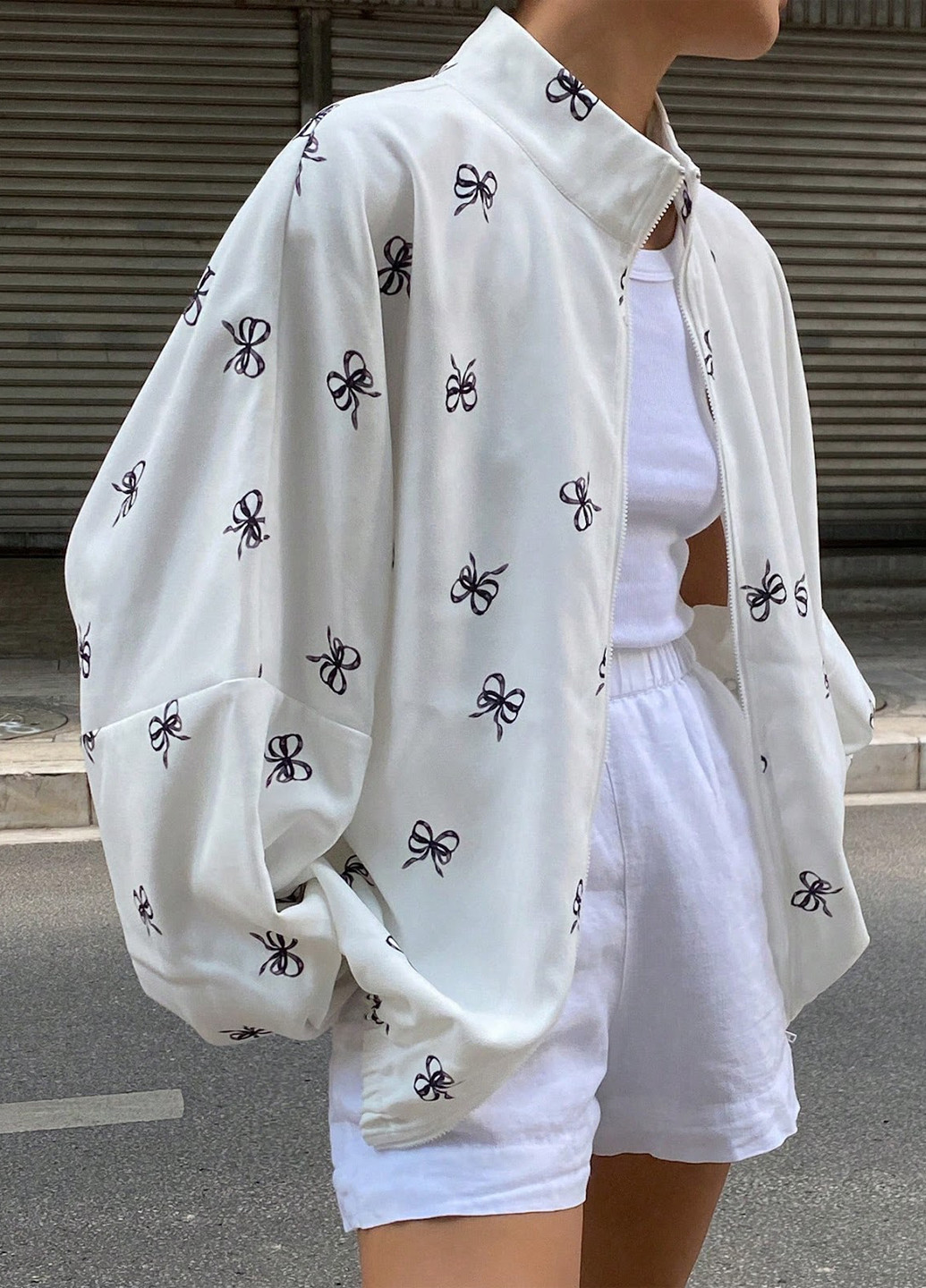 Біла демісезонна куртка SHEIN