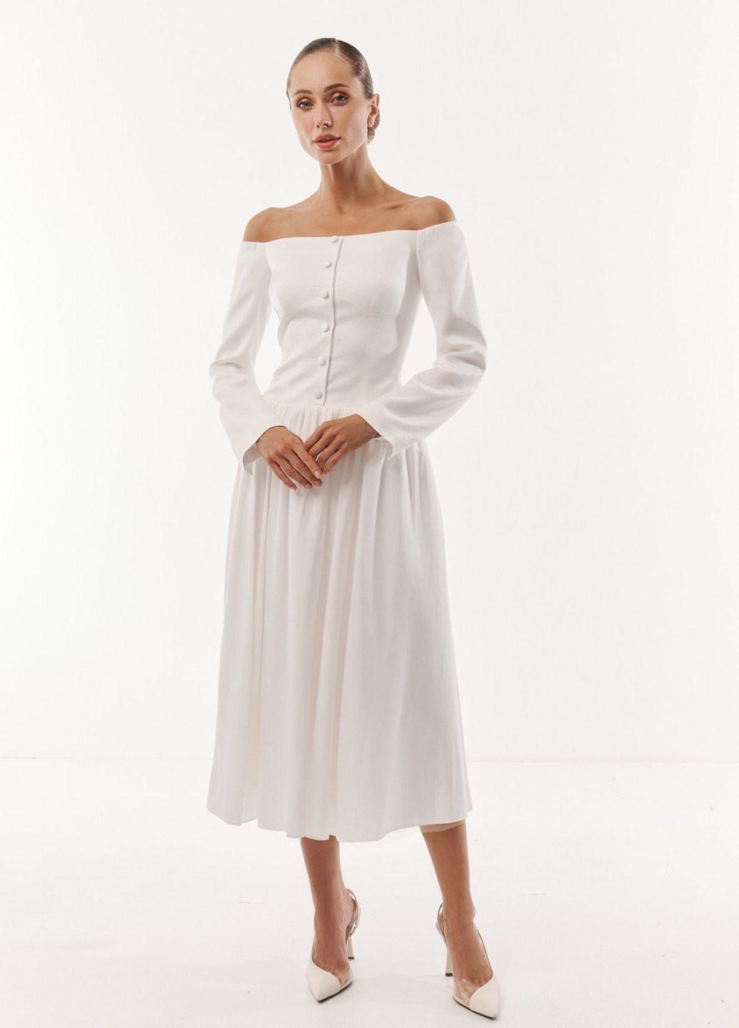 Молочное праздничный платье с открытыми плечами Gepur однотонное