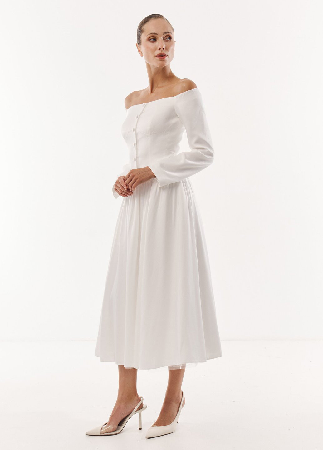 Молочное праздничный платье с открытыми плечами Gepur однотонное