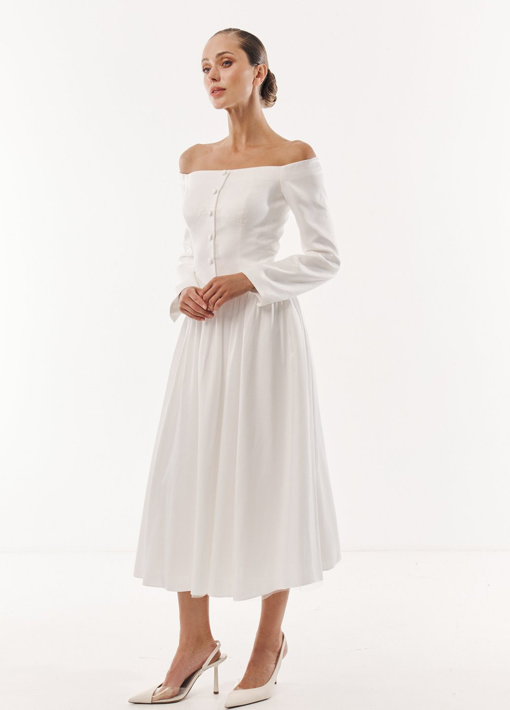 Молочное праздничный платье с открытыми плечами Gepur однотонное