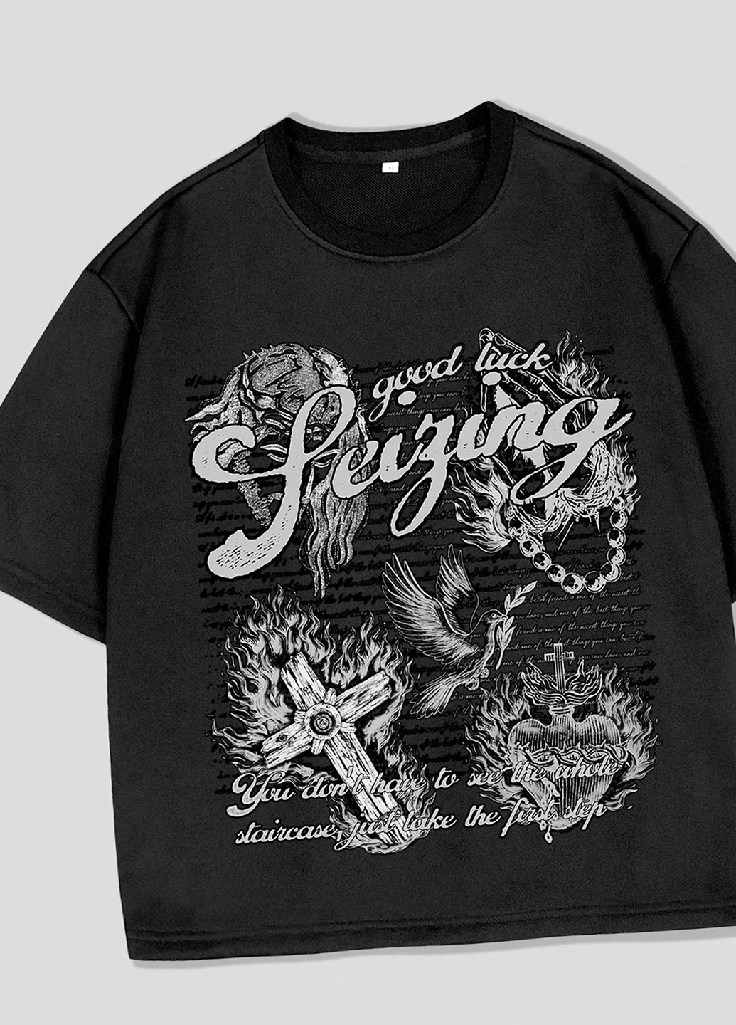 Черная футболка SHEIN