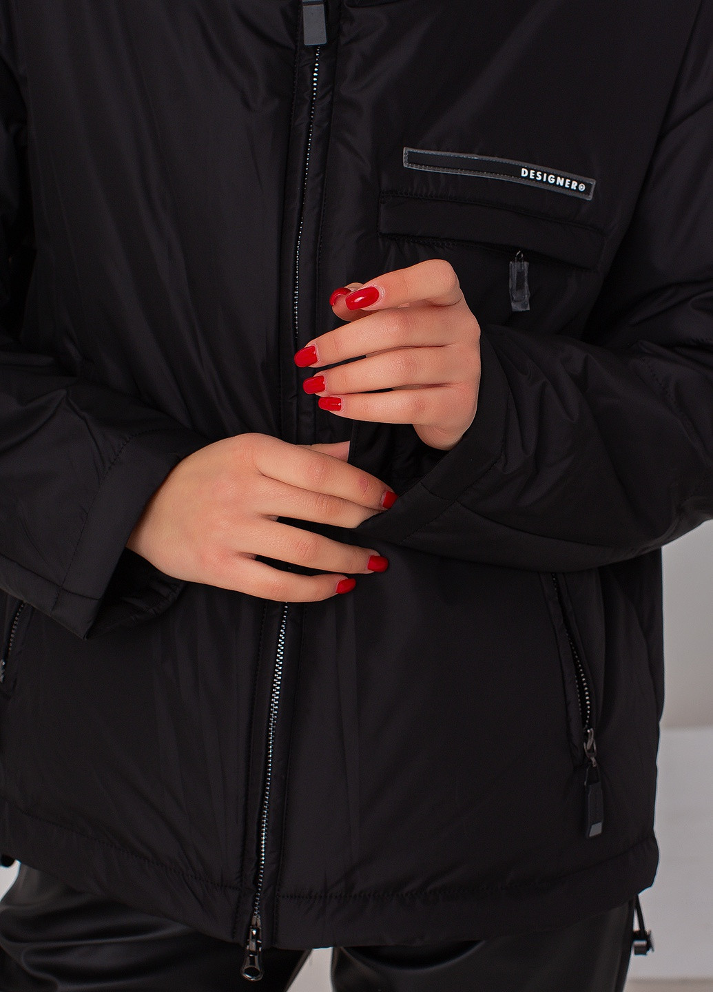 Чорна демісезонна жіноча демісезонна куртка біла 007922 Lusskiri