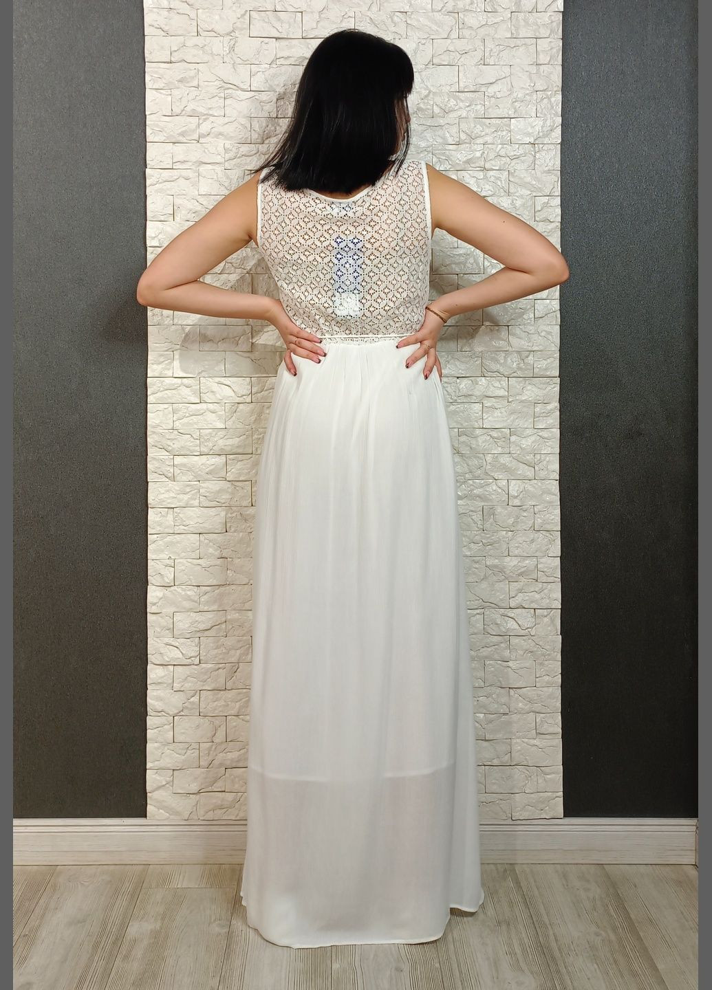 Белое кэжуал платье Indira однотонное