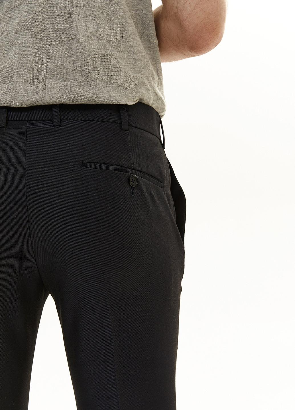 Черные классические демисезонные брюки NAVI