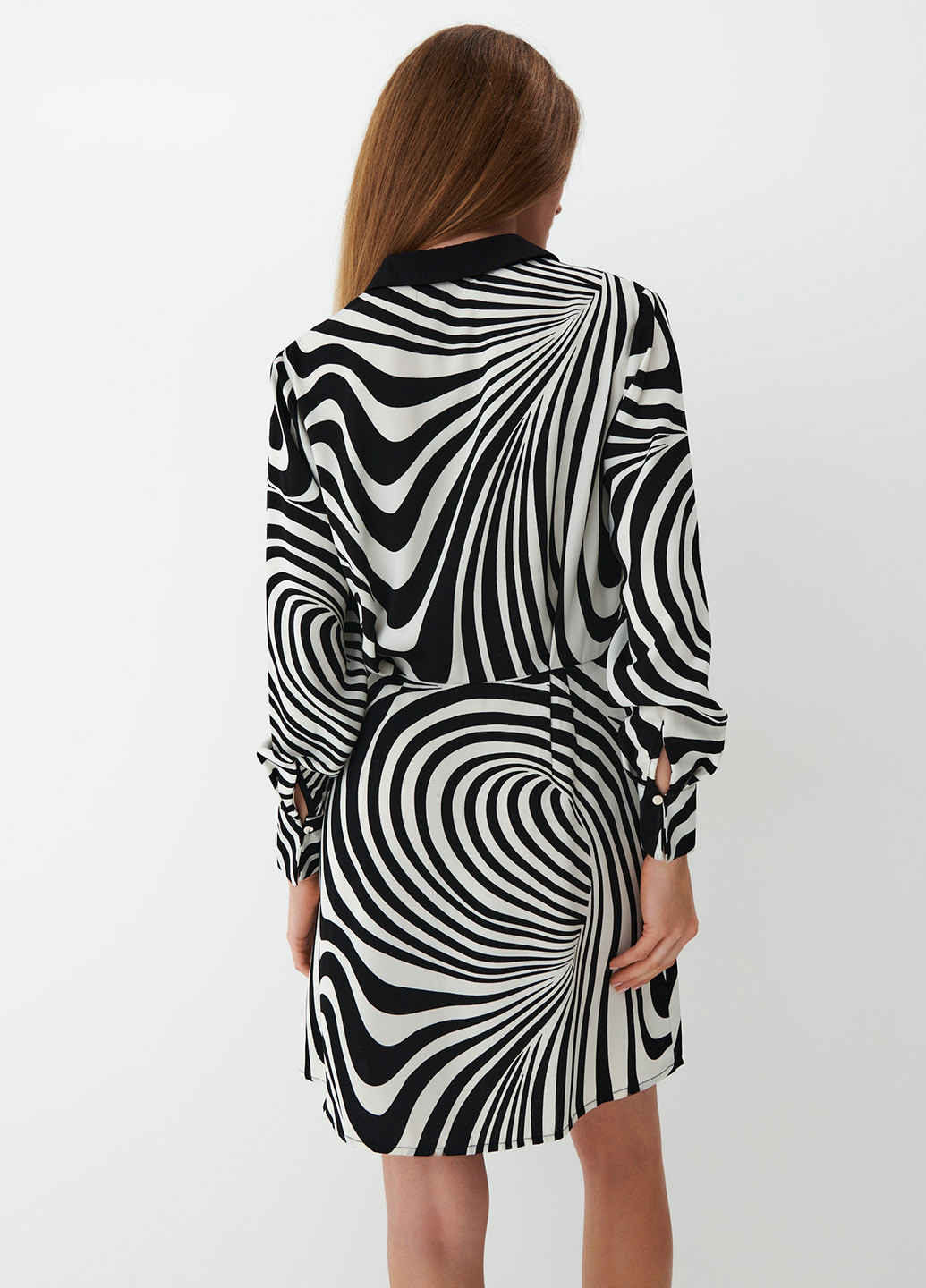 Черно-белое кэжуал платье рубашка Mohito зебра