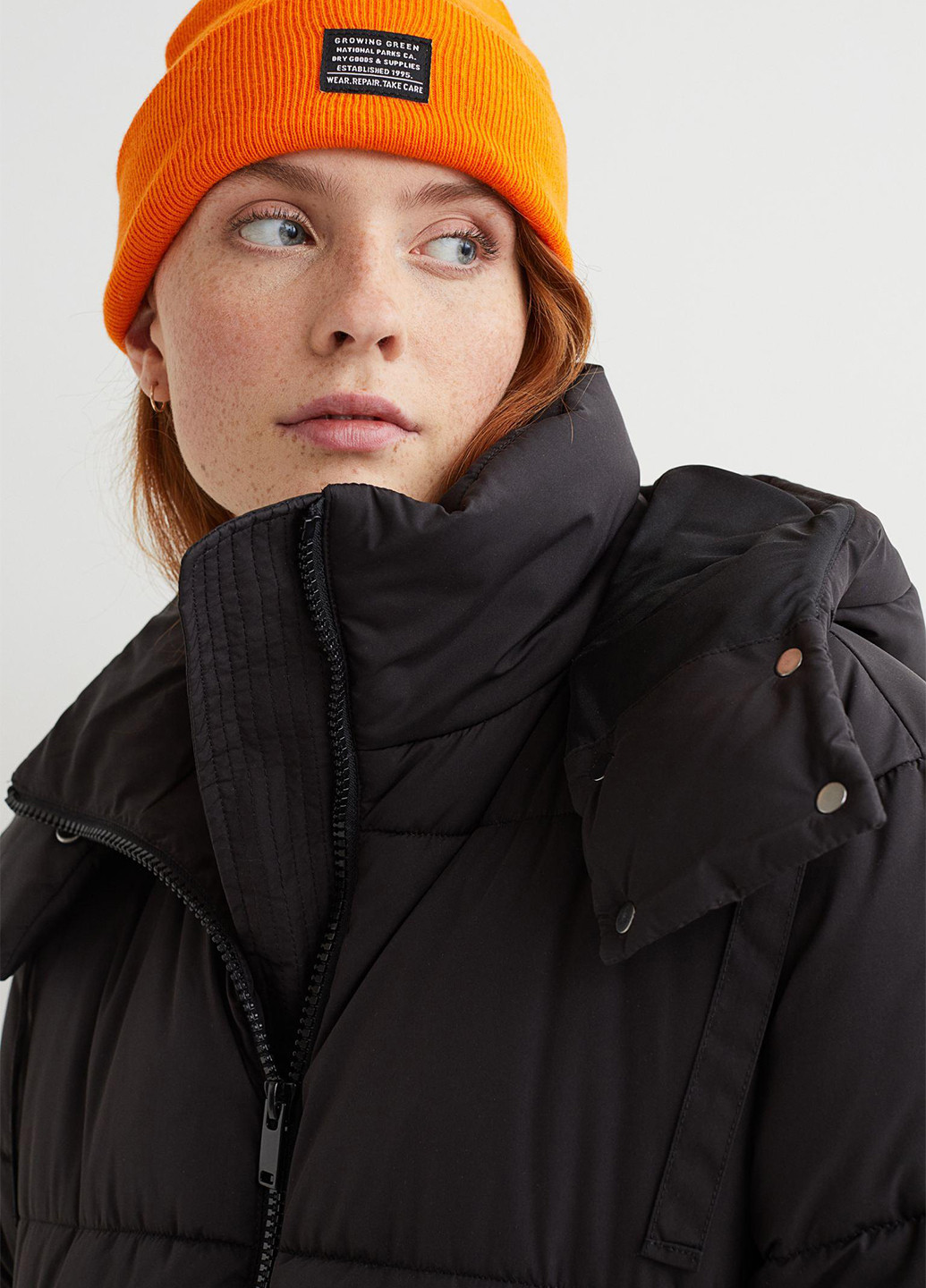 Черная зимняя куртка пожовжена вільного крою H&M
