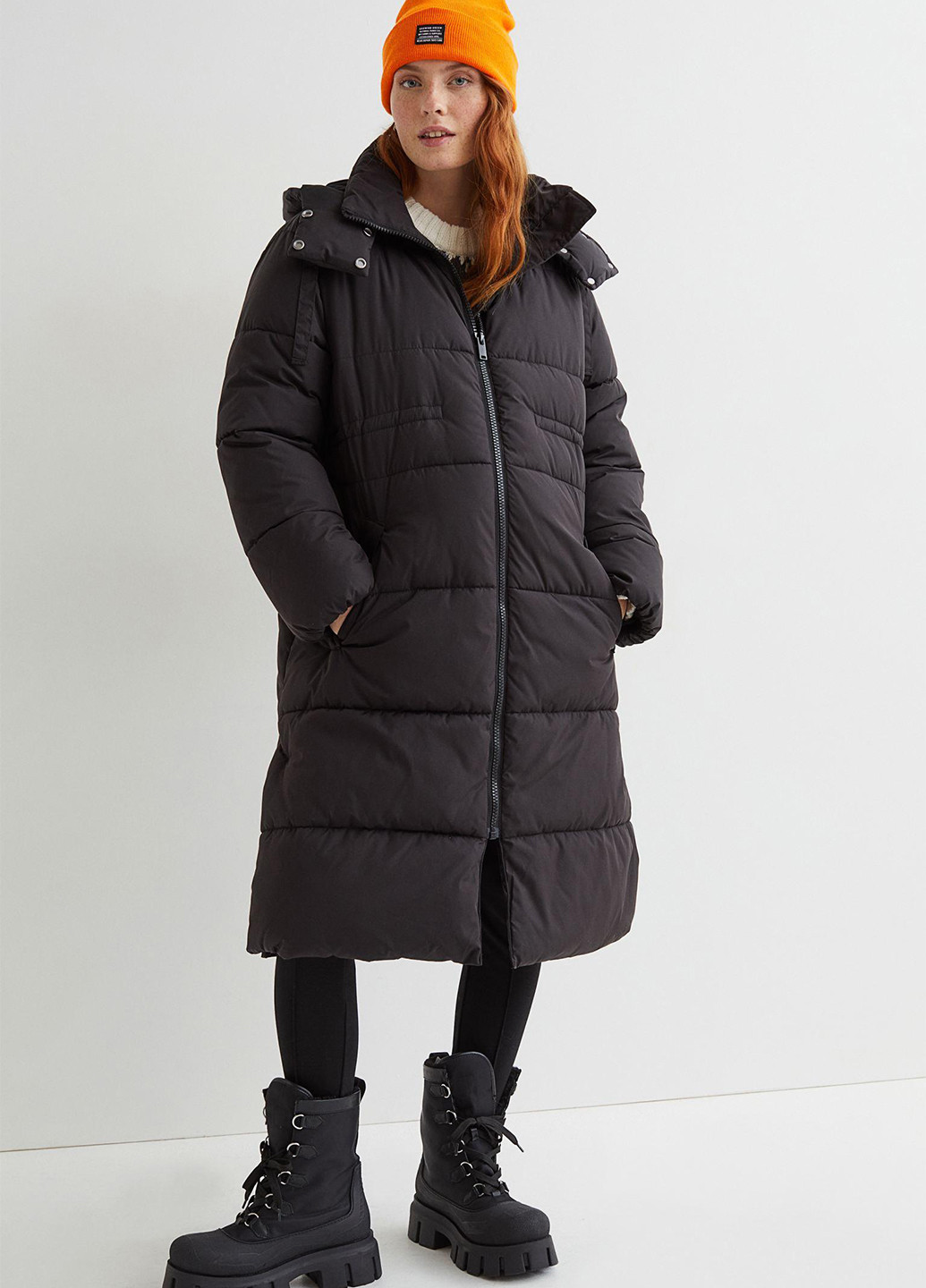 Черная зимняя куртка пожовжена вільного крою H&M
