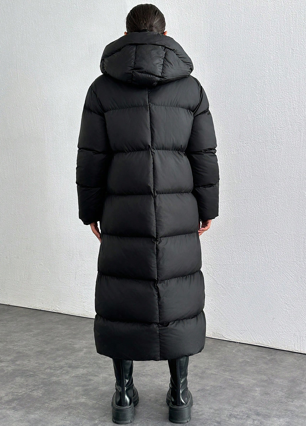 Черная зимняя куртка SHEIN