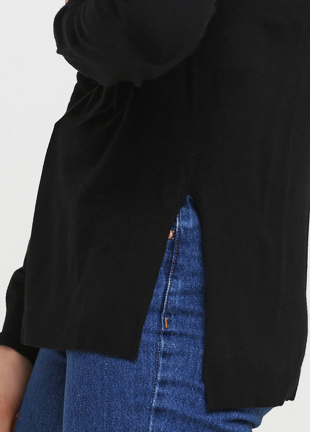 Черный демисезонный свитер Sisley