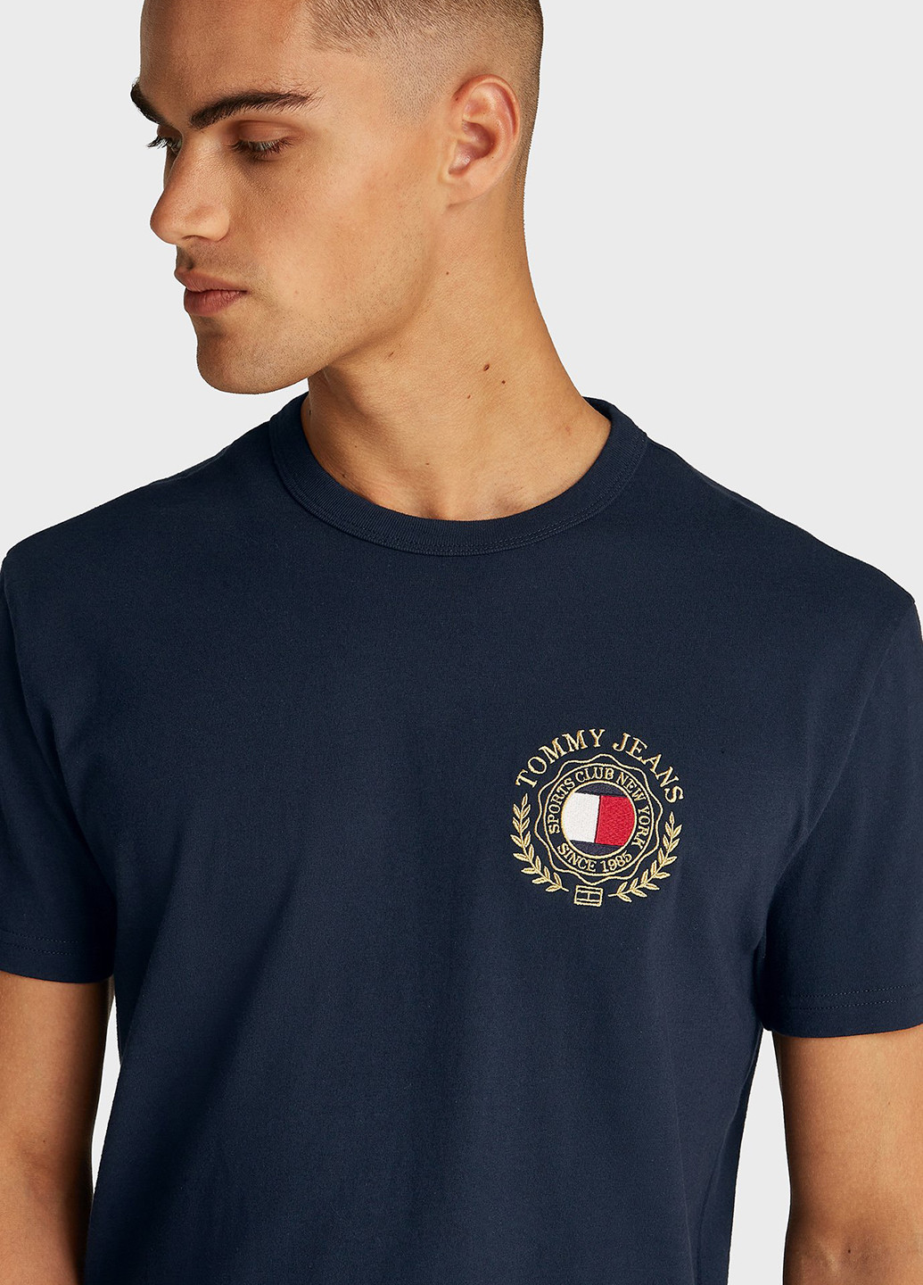 Темно-синя футболка Tommy Jeans