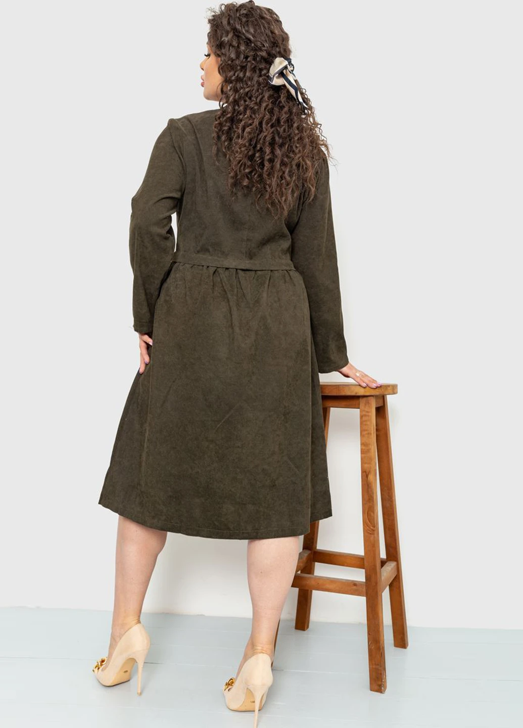 Оливковое (хаки) кэжуал платье оверсайз Ager однотонное
