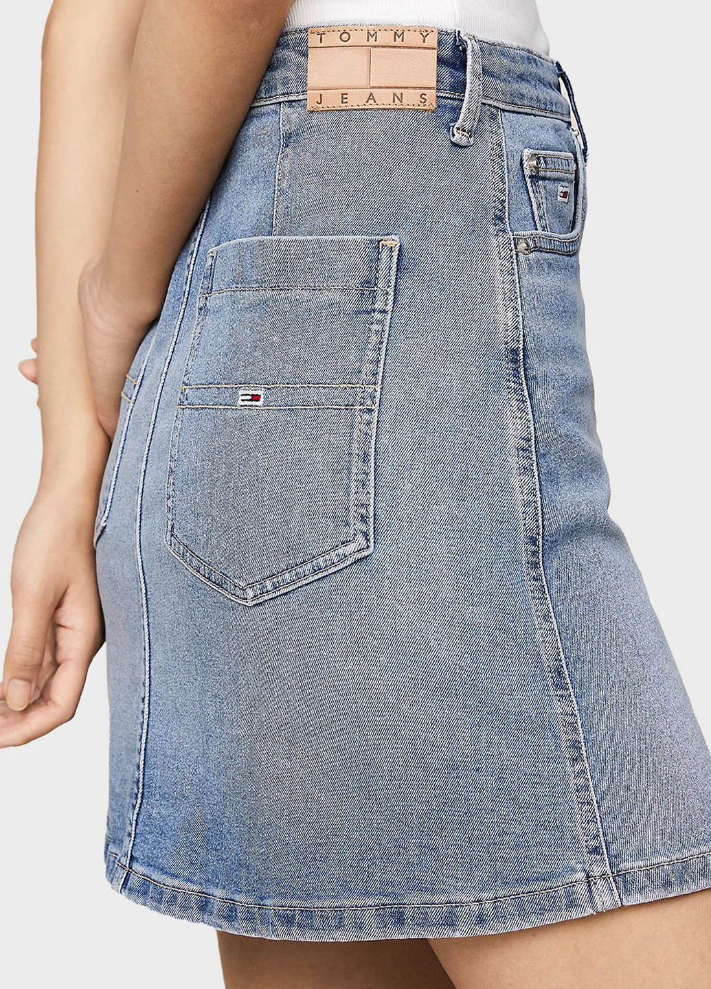 Синяя кэжуал, джинсовая однотонная юбка Tommy Jeans а-силуэта (трапеция)