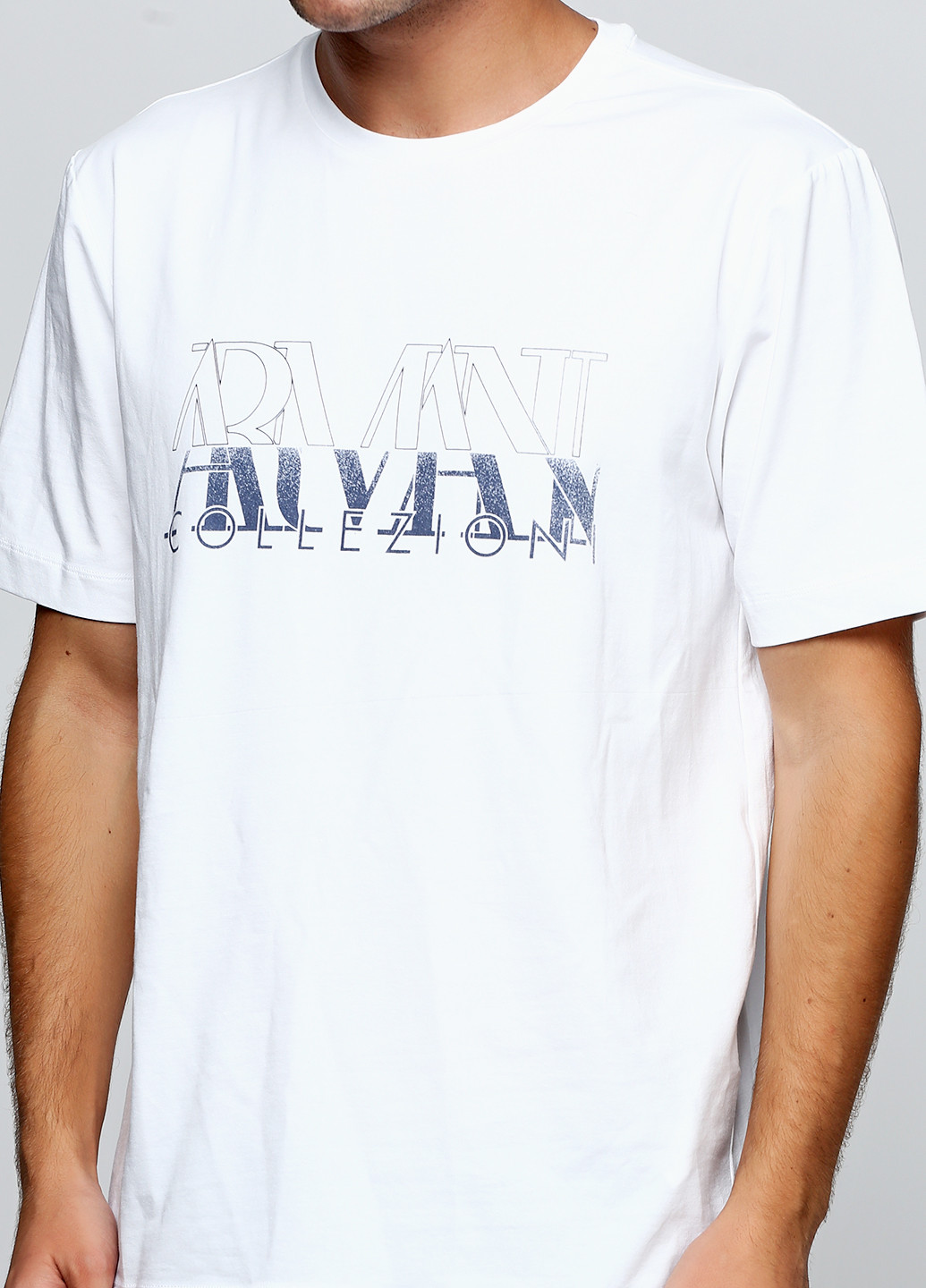 Белая футболка Armani