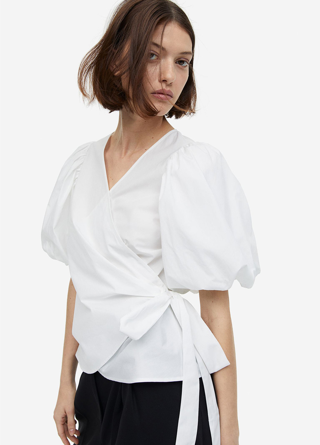Белая летняя блуза на запах H&M