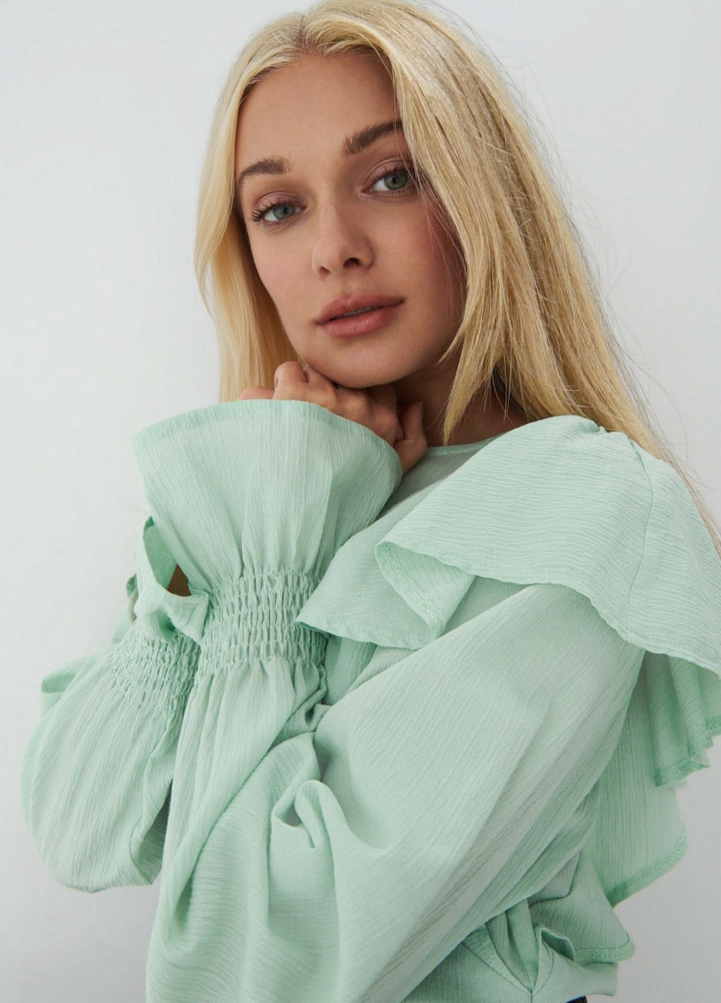 Світло-зелена блузка Mohito