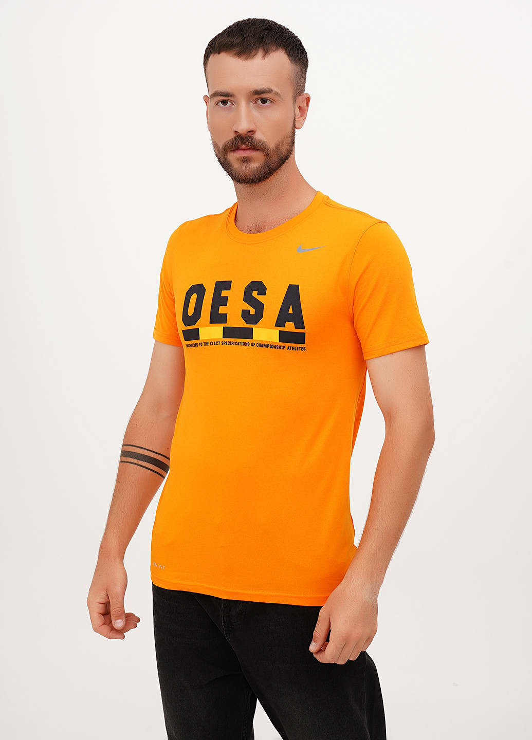 Помаранчева футболка Nike