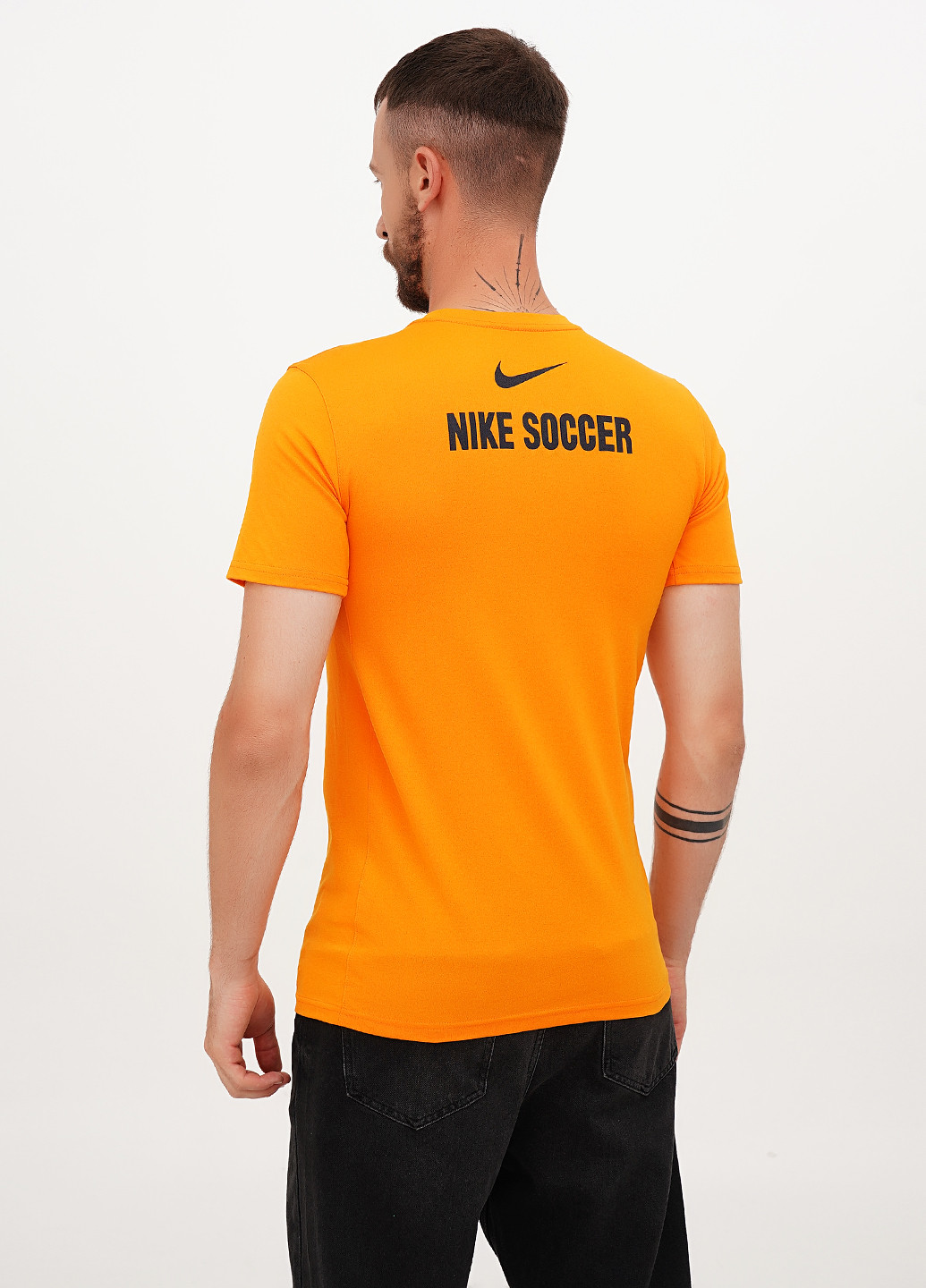 Помаранчева футболка Nike