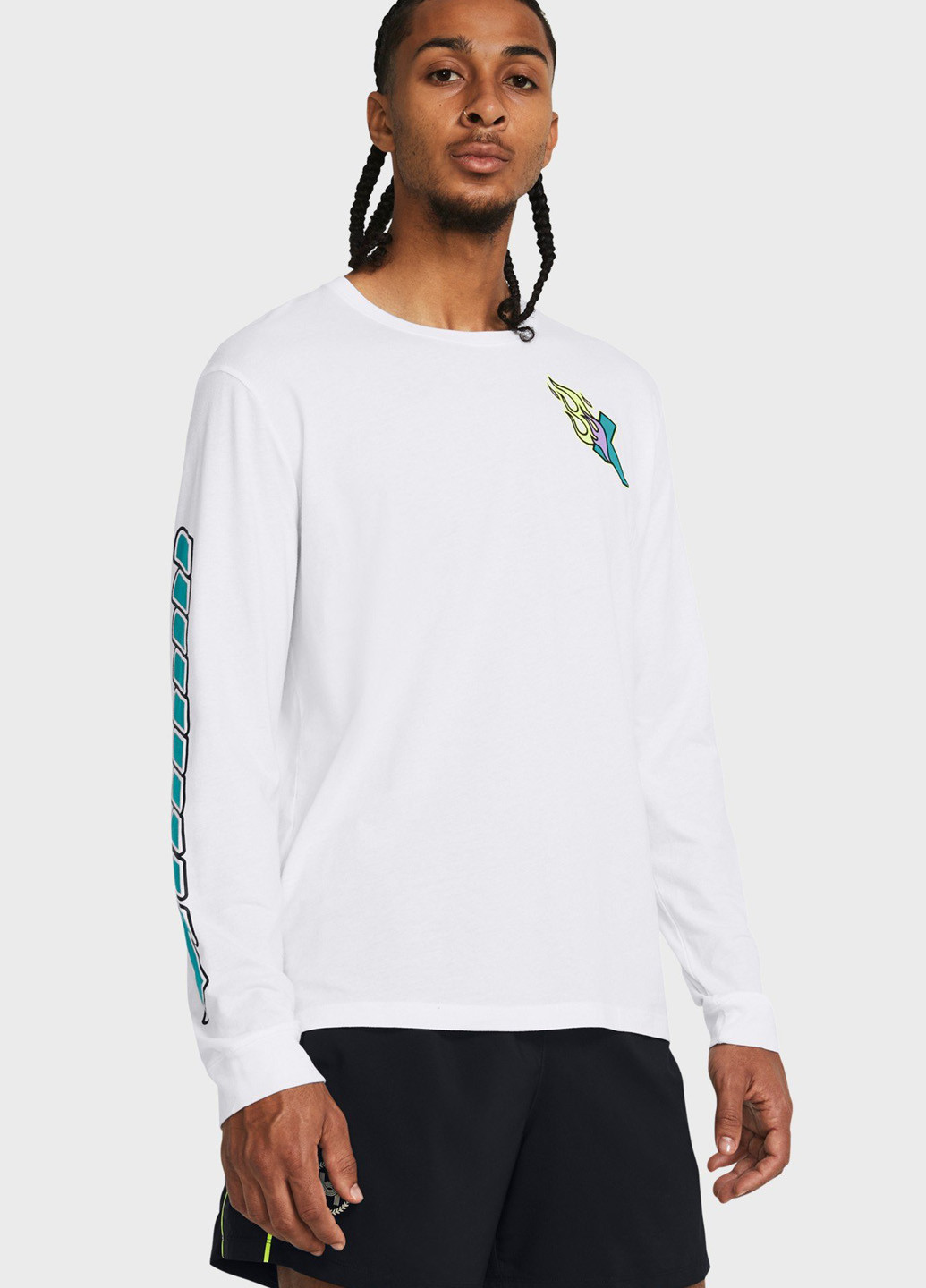 Белый демисезонный кэжуал лонгслив Under Armour с рисунком