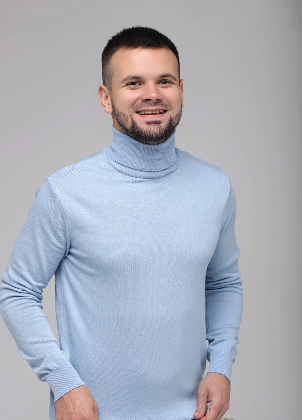 Блакитний демісезонний светр Figo