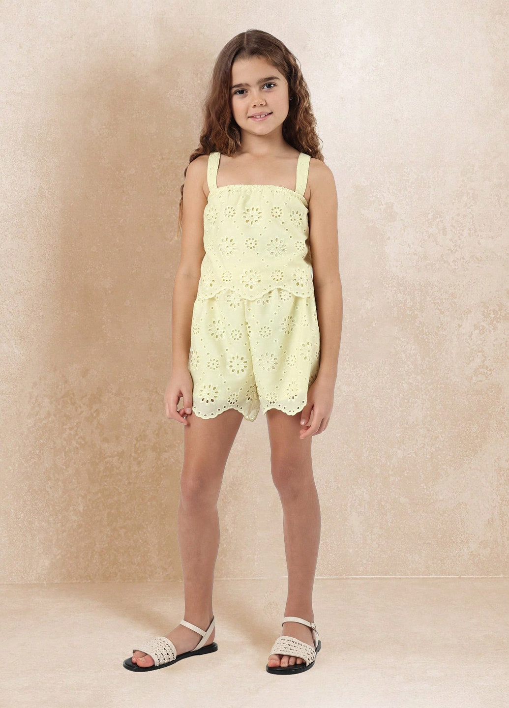 Светло-желтый летний костюм (топ, шорты) SHEIN