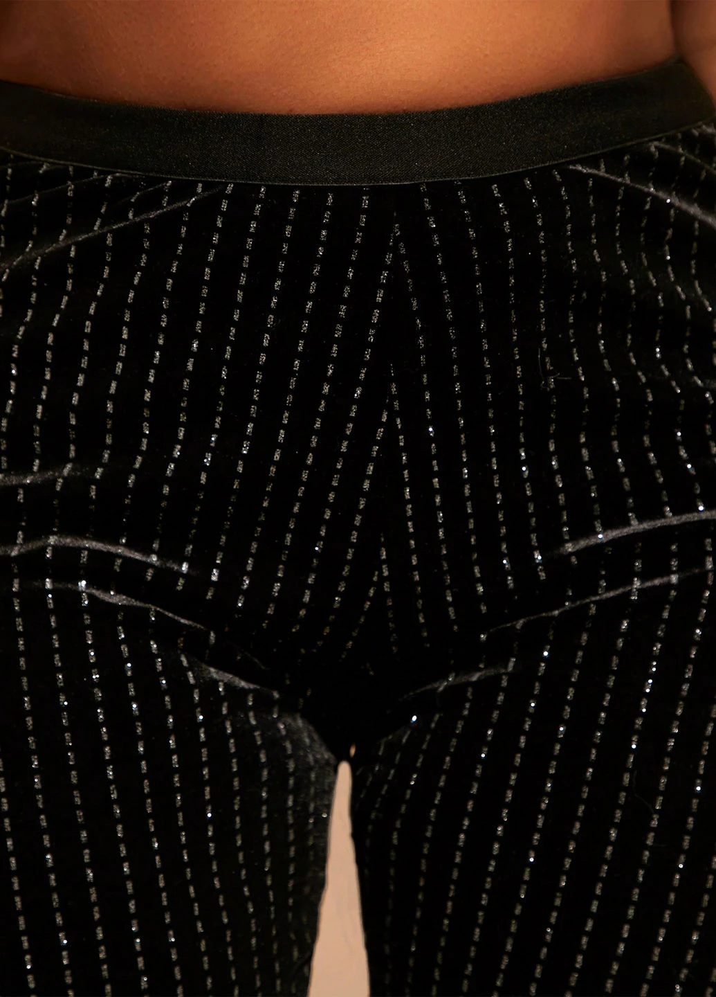 Черные демисезонные леггинсы SHEIN