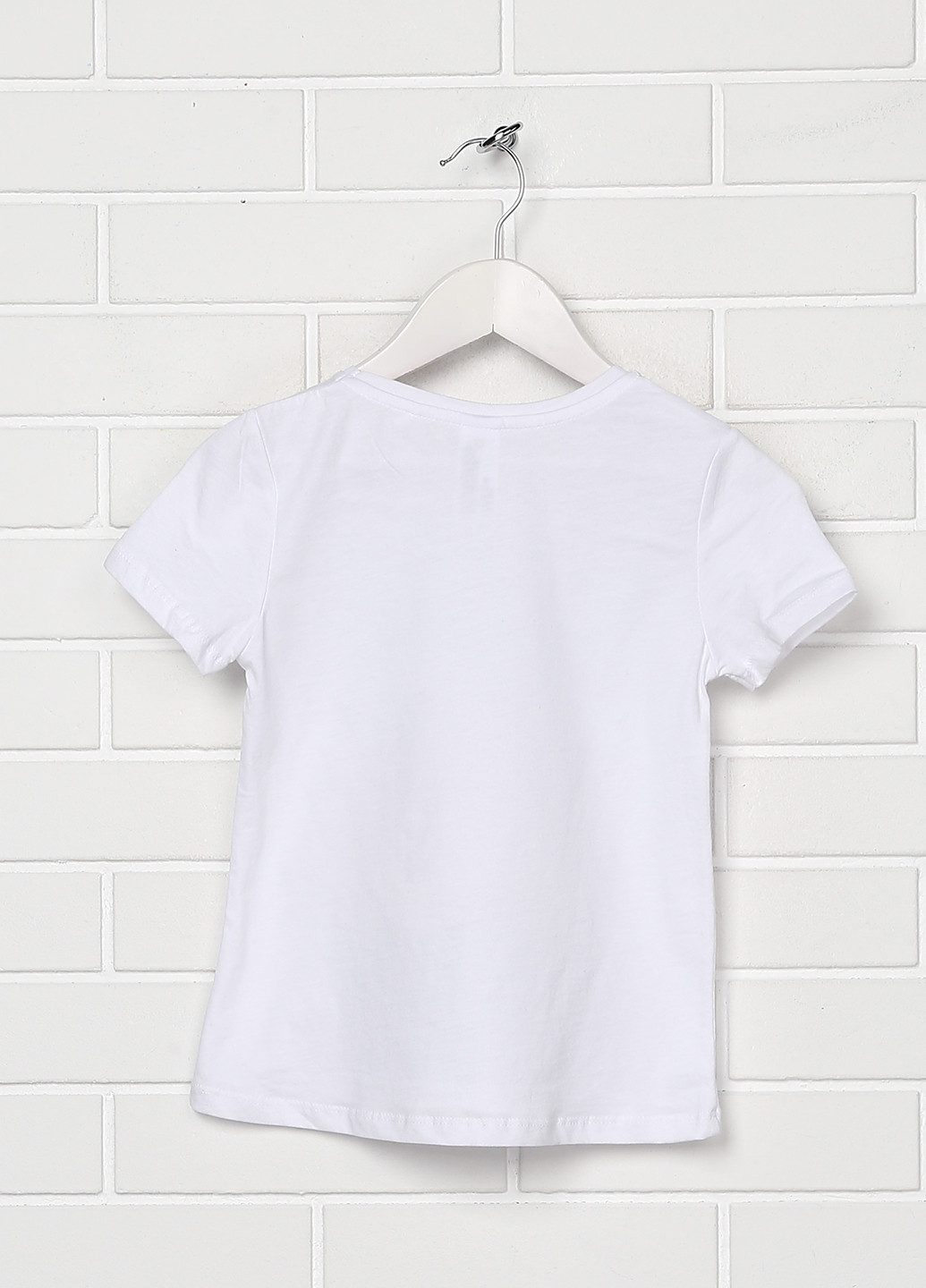 Белая летняя футболка с коротким рукавом C&A