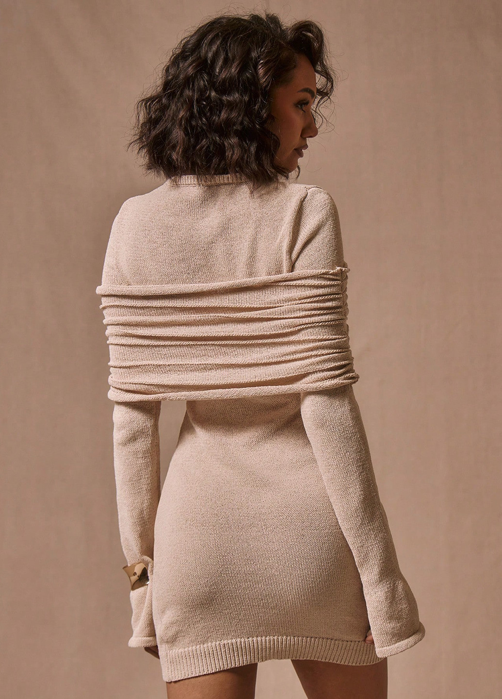 Бежевое кэжуал платье платье-свитер SHEIN однотонное