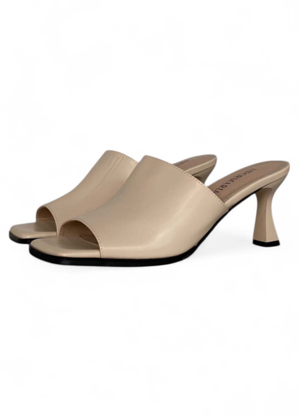 Бежевые шлепанцы Aiformaria