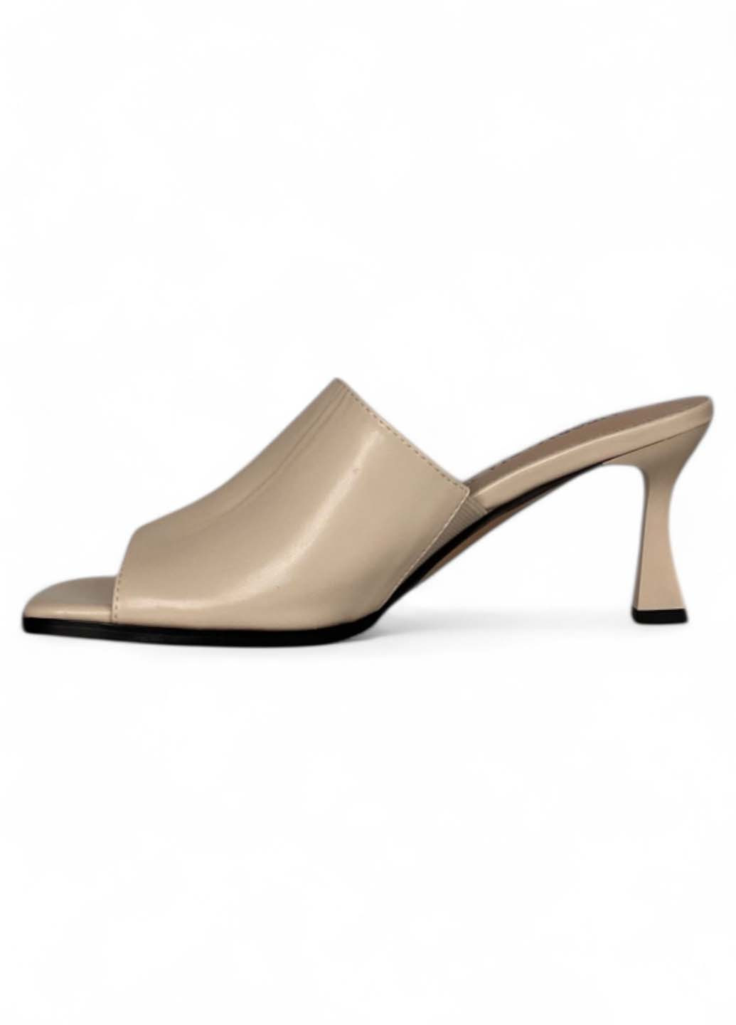 Бежевые шлепанцы Aiformaria