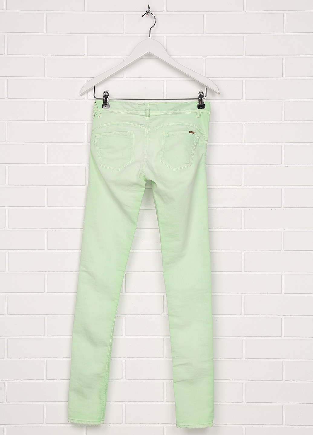 Зеленые кэжуал демисезонные зауженные брюки Amy Gee