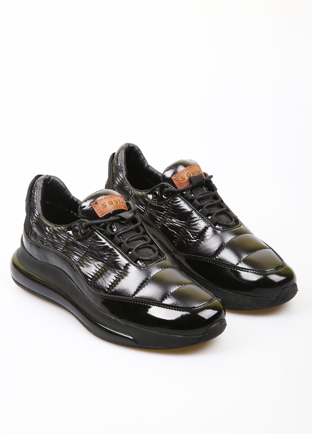 Черные всесезонные кроссовки South