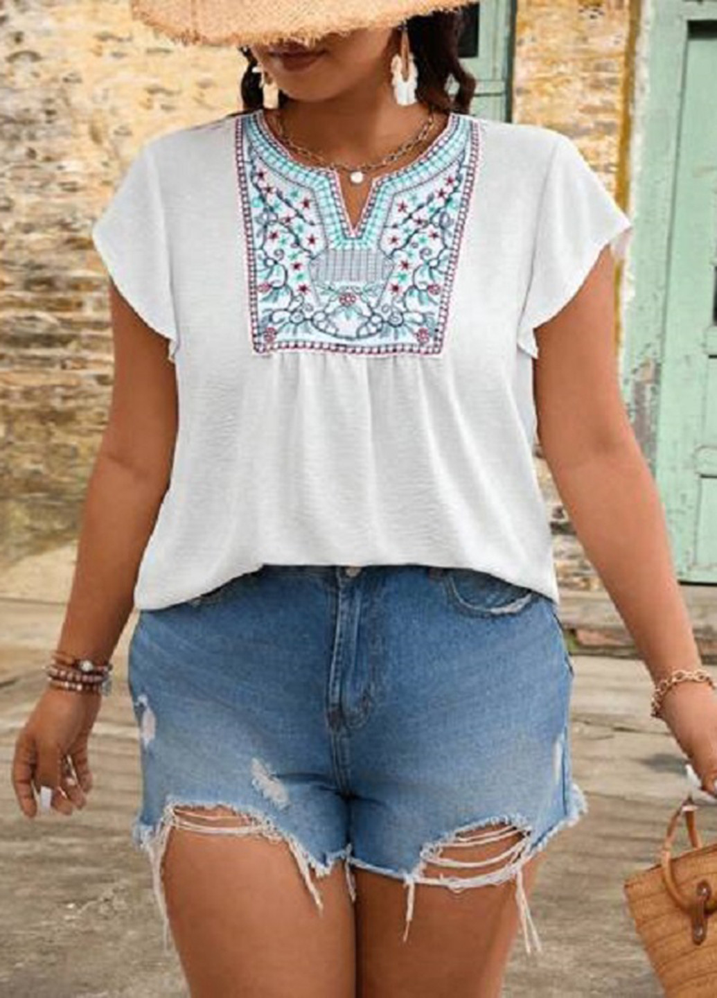 Молочна блуза SHEIN