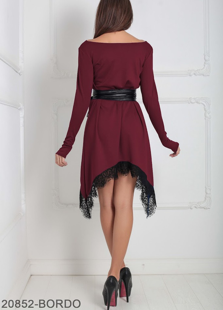 Бордовое кэжуал эффектное свободное платье с удлиненными уголками и гипюром на юбке stima бордовый Podium однотонное