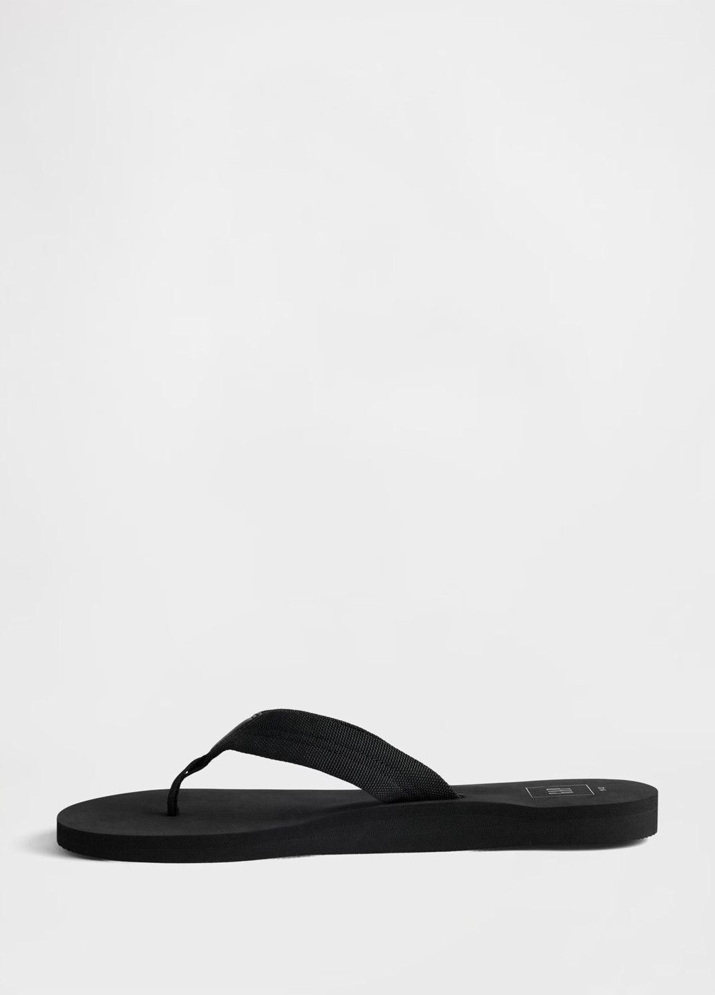 Черные кэжуал вьетнамки Gap