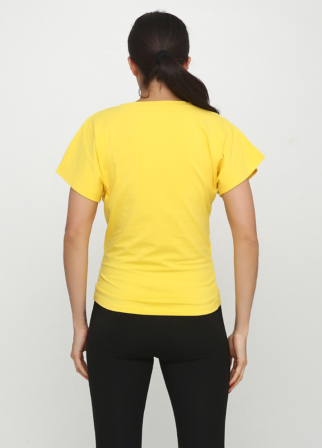 Желтая всесезон футболка DIVO