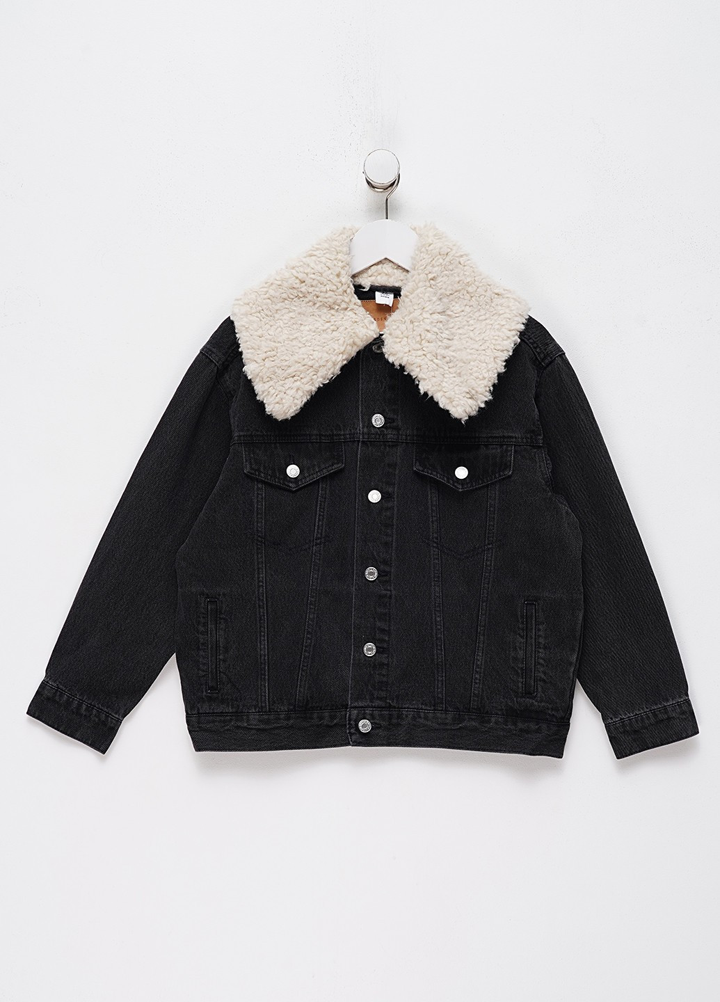 Черная демисезонная куртка H&M