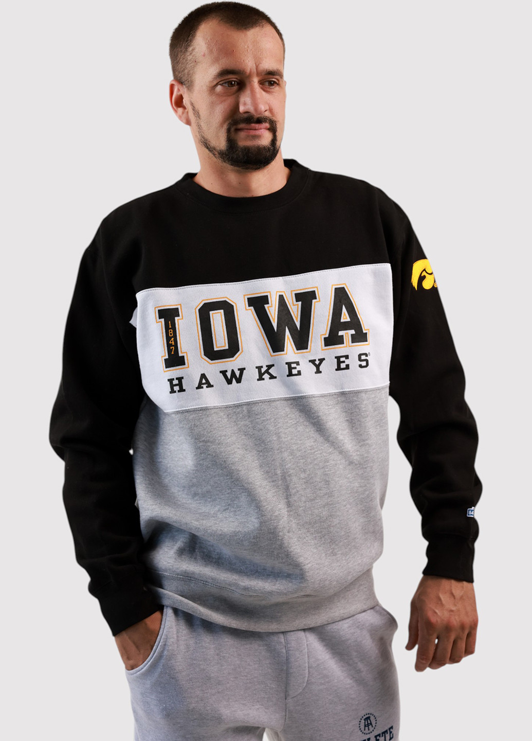 Комбинированный свитшот Blue 84 колор блок вышивка, нашивки (361422110)