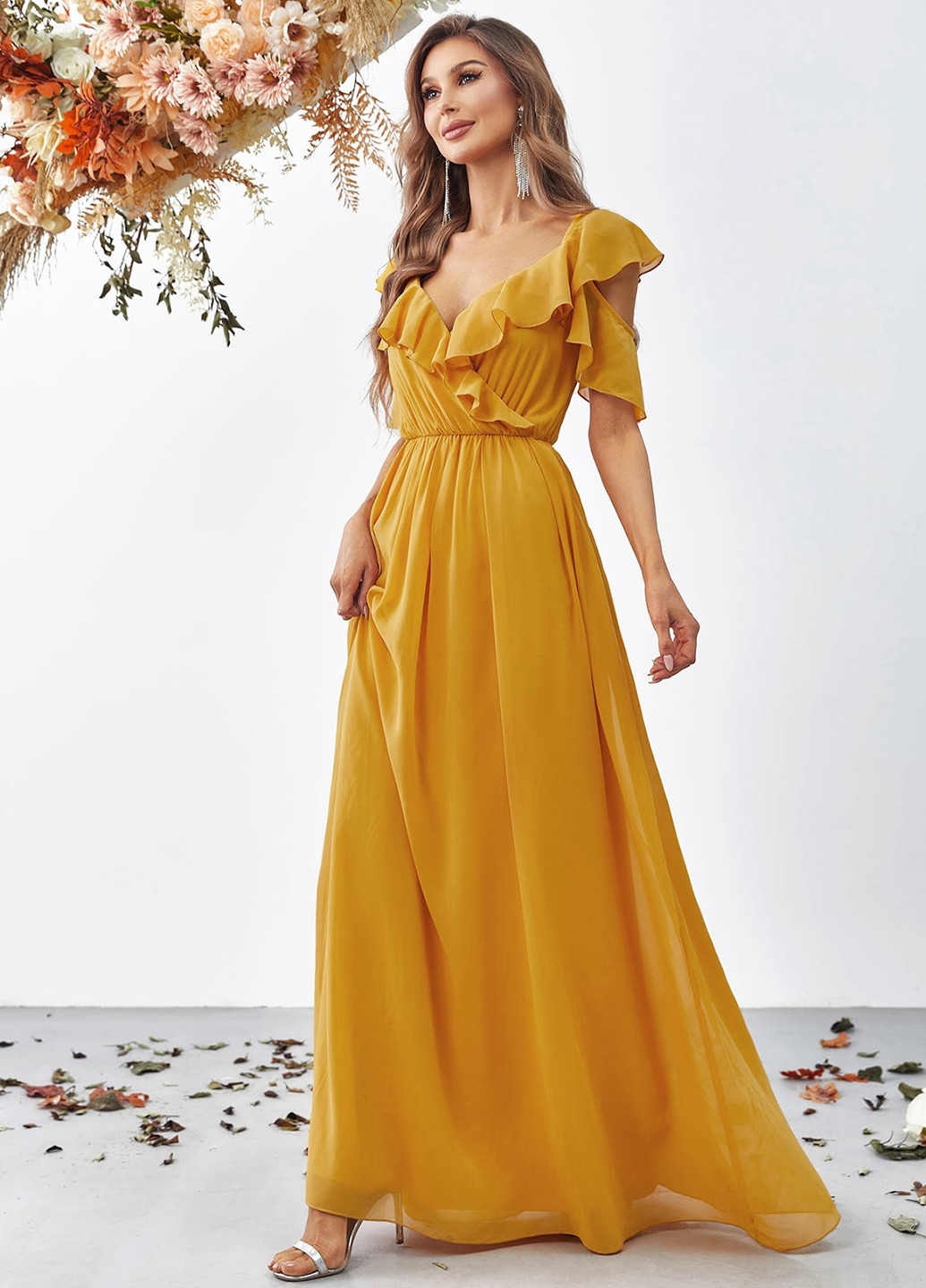 Желтое коктейльное, вечернее платье клеш SHEIN однотонное