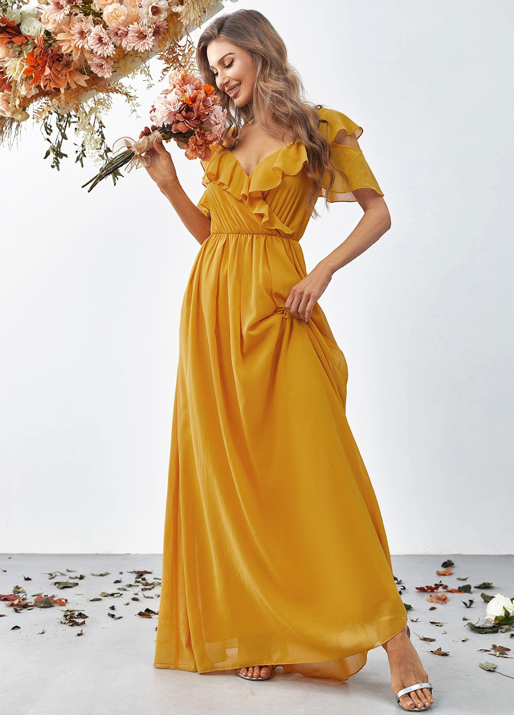 Желтое коктейльное, вечернее платье клеш SHEIN однотонное