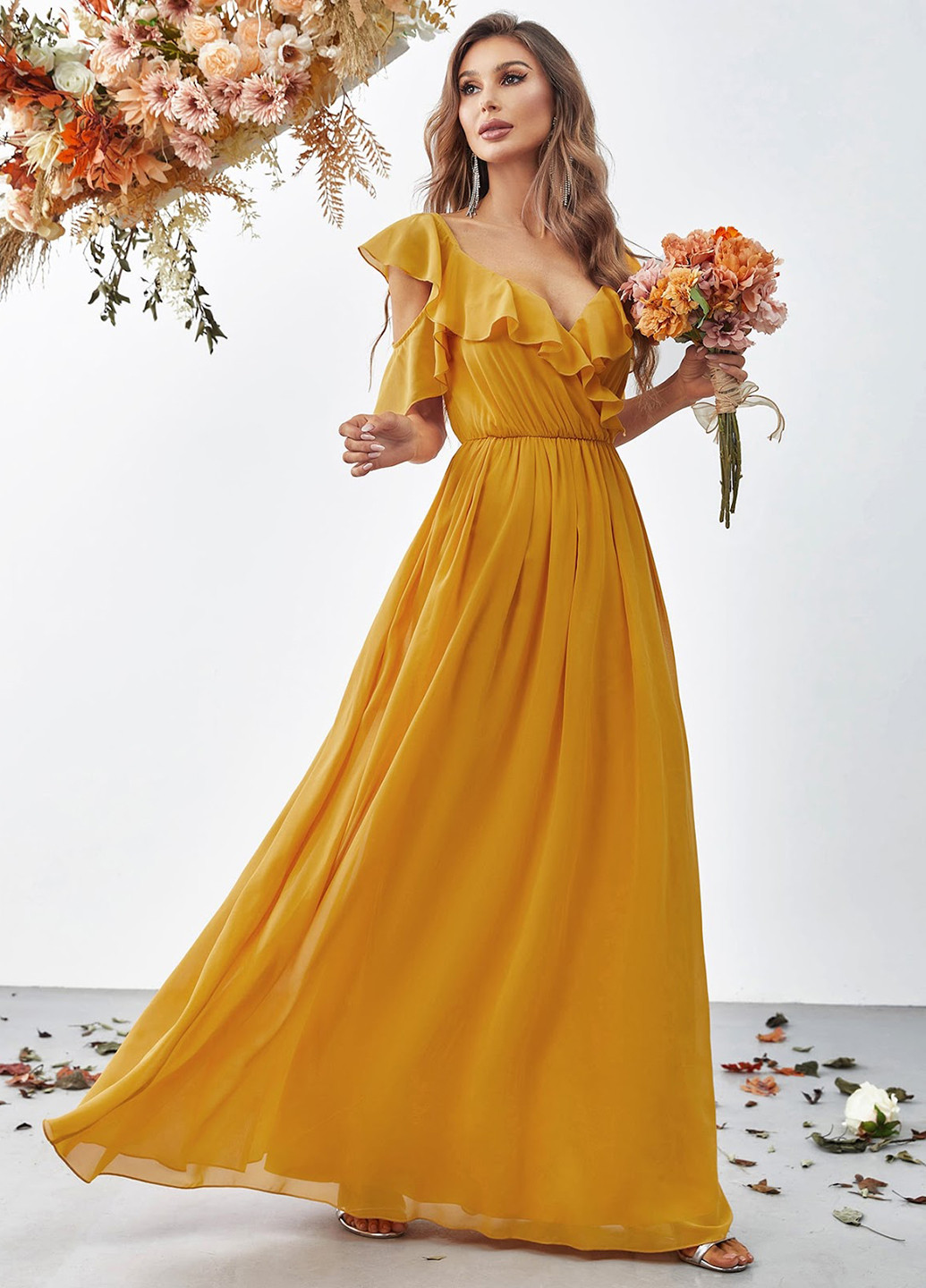 Желтое коктейльное, вечернее платье клеш SHEIN однотонное