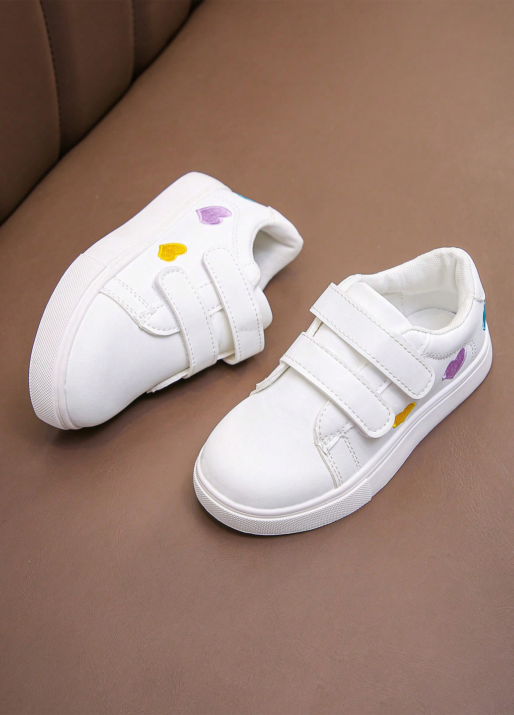 Білі осінні кросівки SHEIN