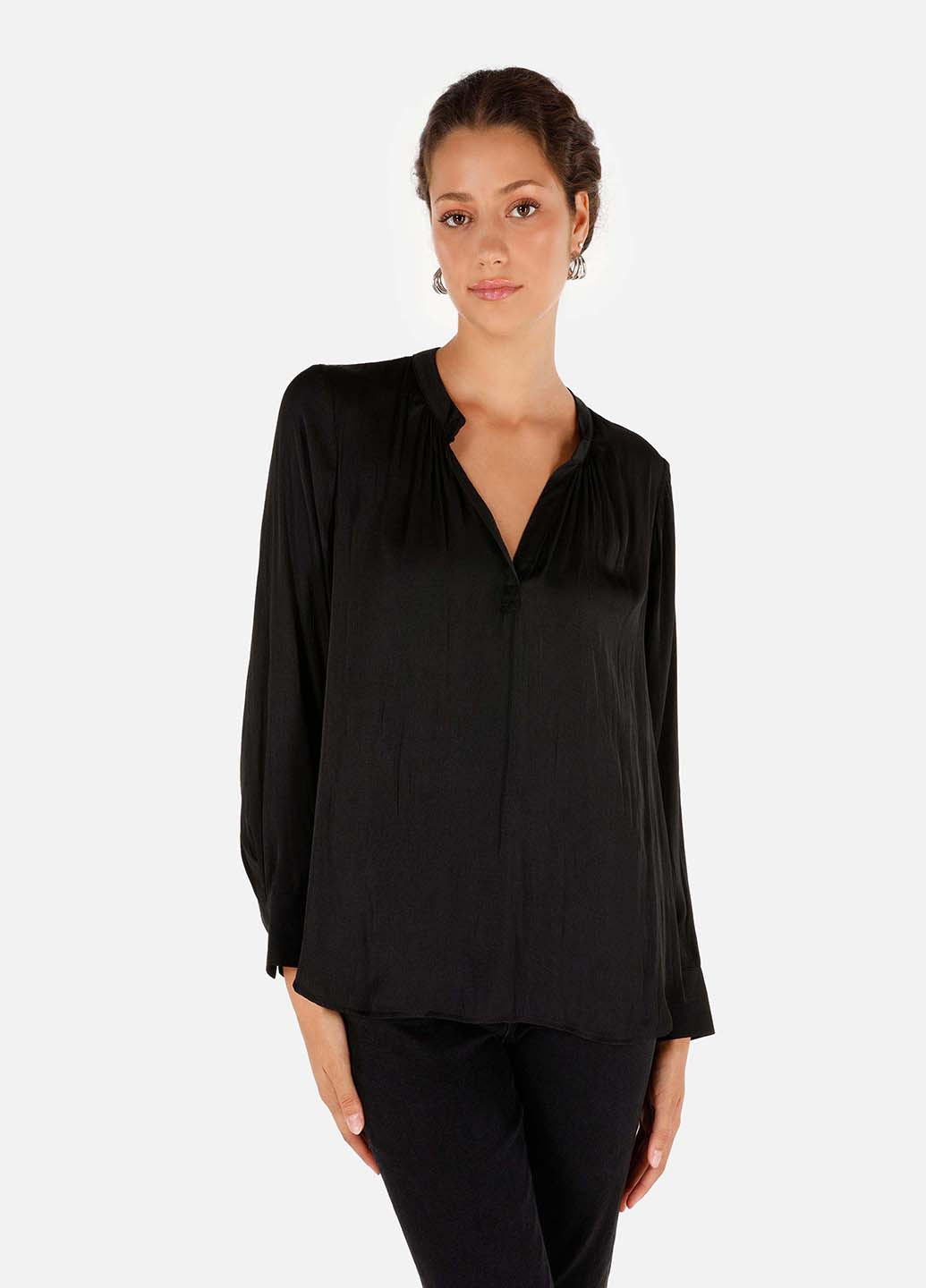 Чёрная блуза Colin's