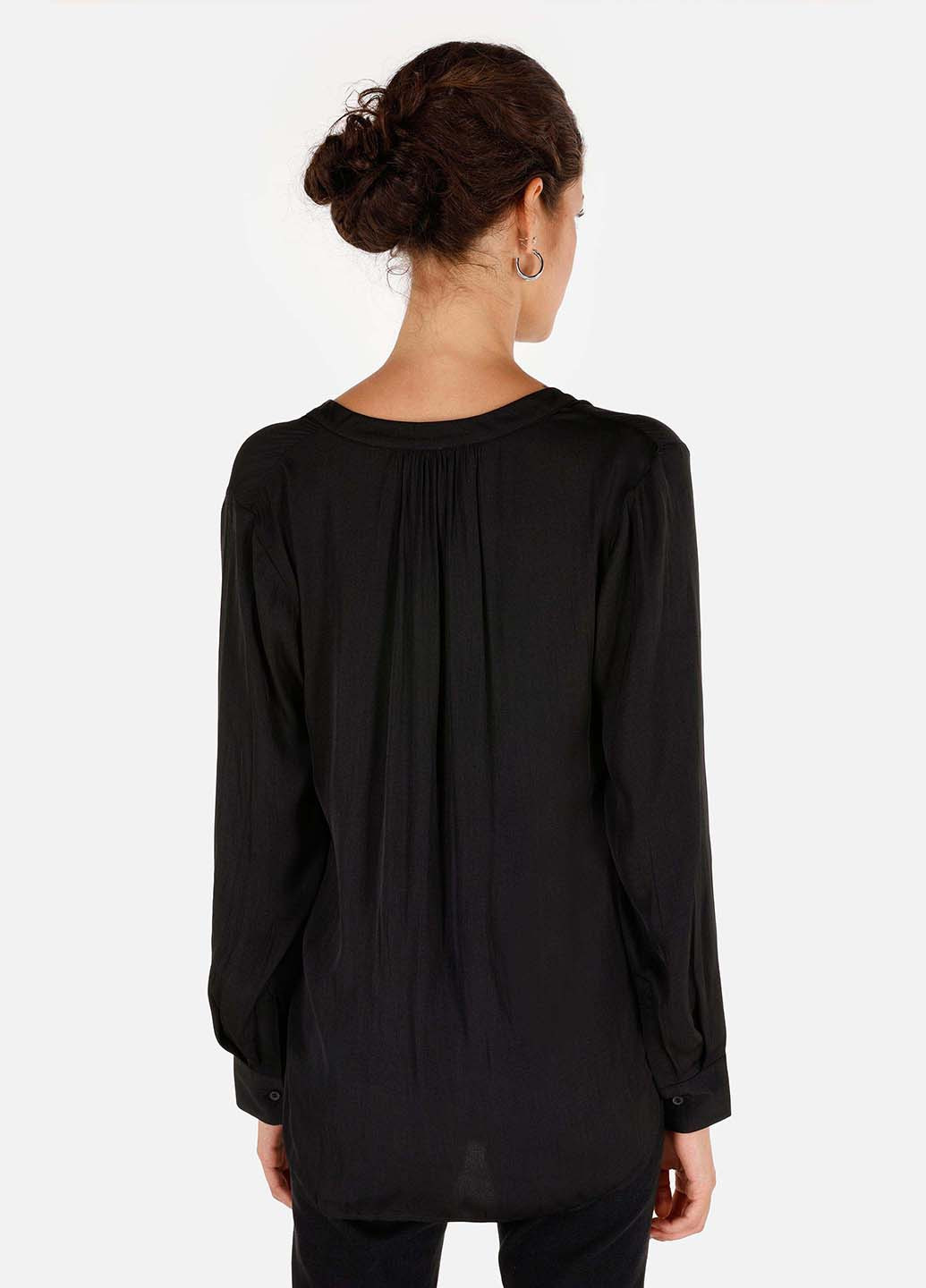 Чёрная блуза Colin's