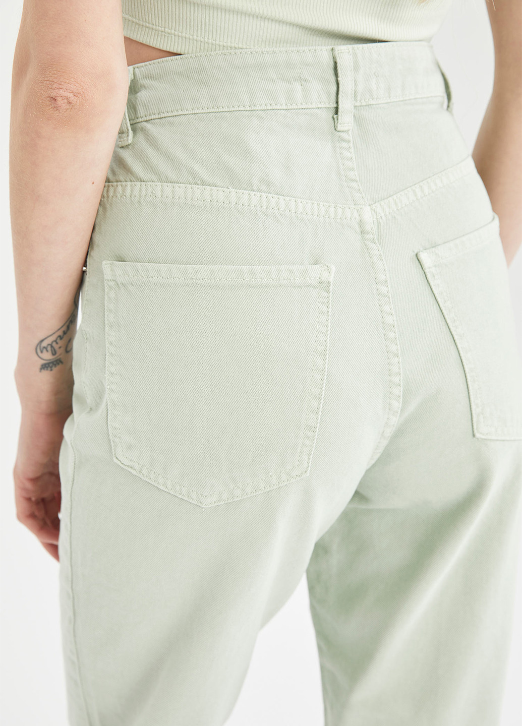 Светло-зеленые летние зауженные брюки DeFacto
