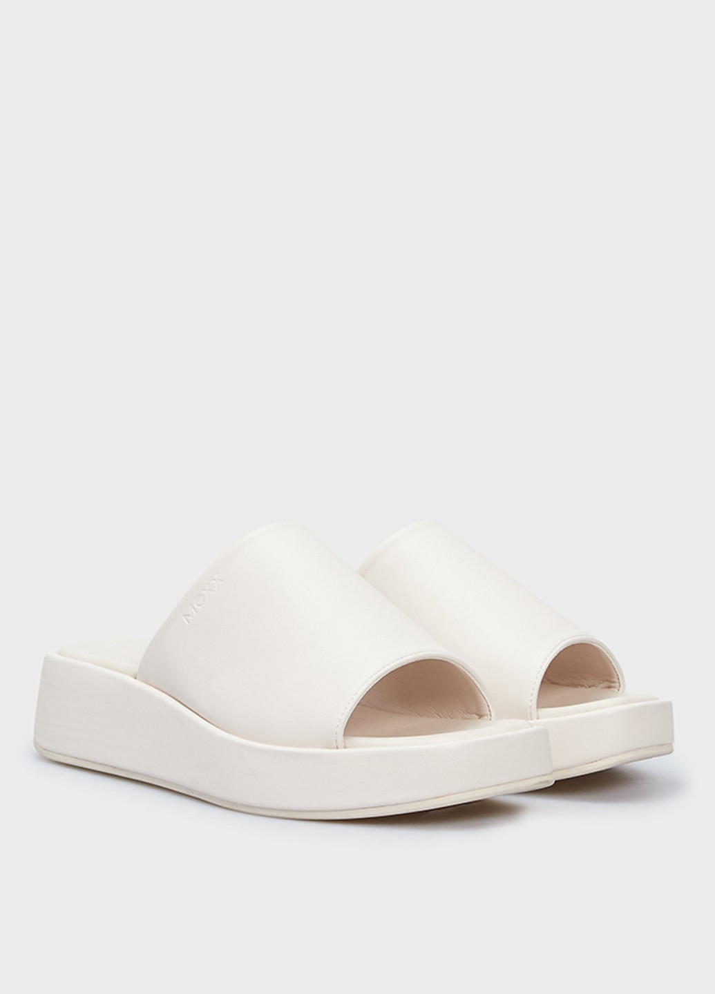 Белые шлепанцы Mexx