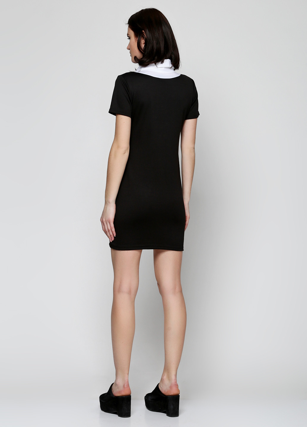 Черное деловое платье короткое Колибри S однотонное