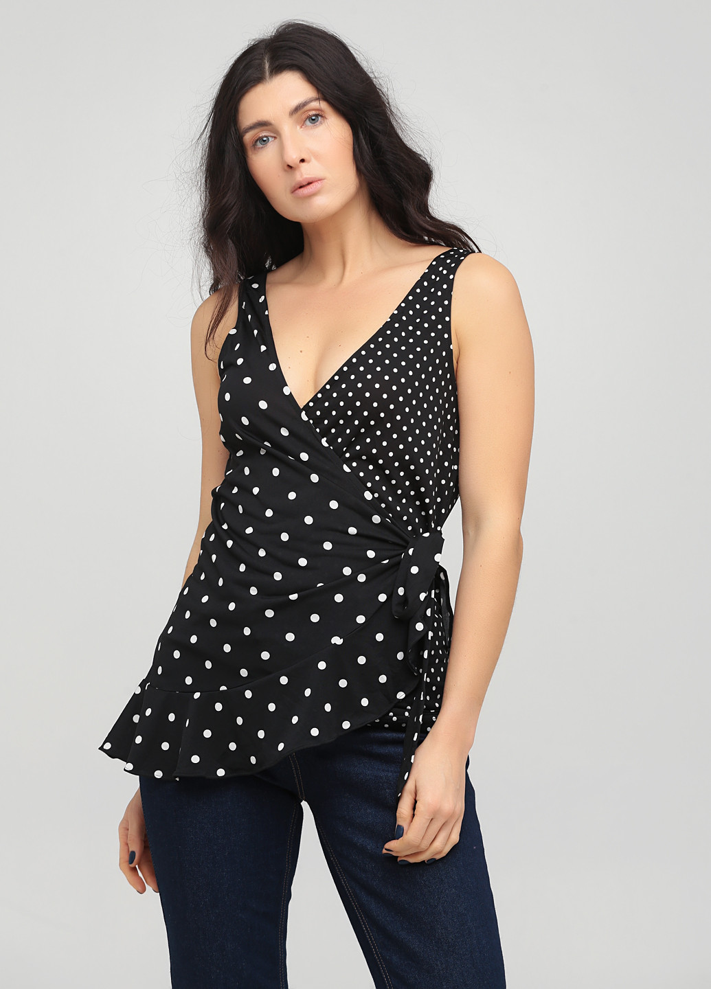 Чёрная летняя блуза на запах Lipsy