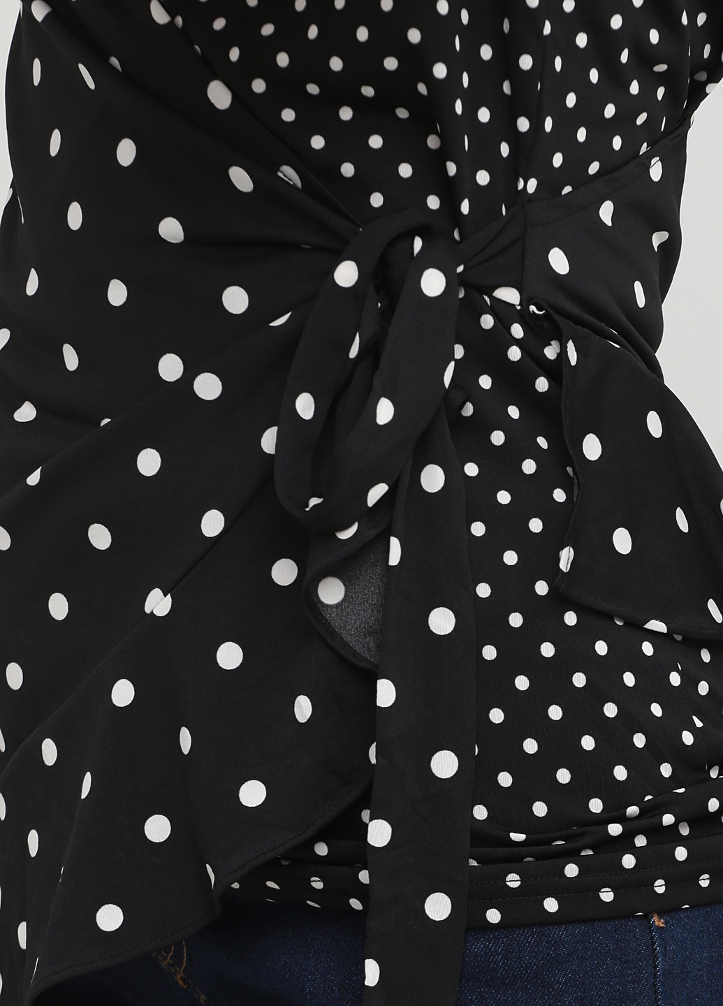 Чёрная летняя блуза на запах Lipsy