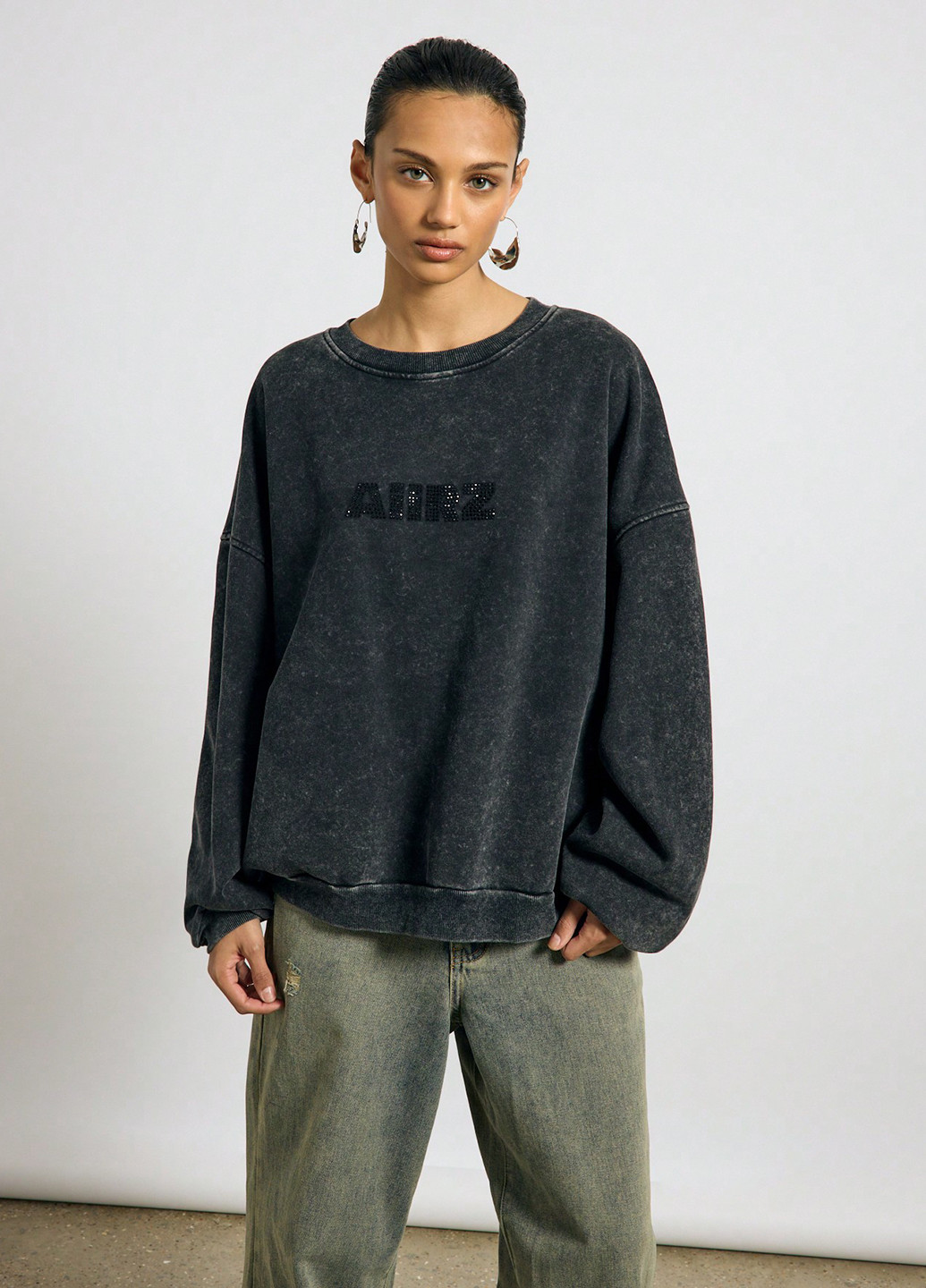 Черный свитшот SHEIN однотонный стразы (332520109)