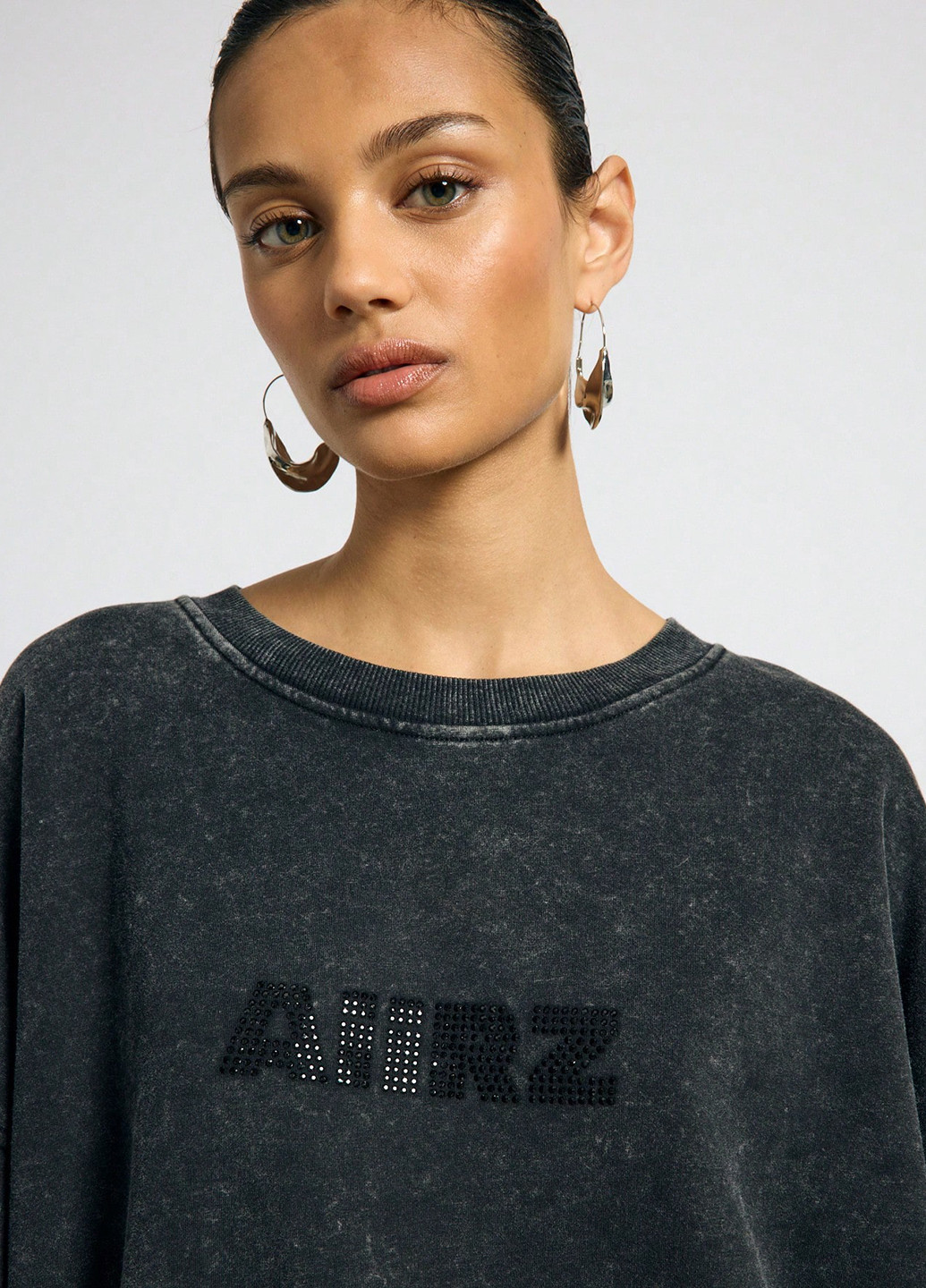 Черный свитшот SHEIN однотонный стразы (332520109)